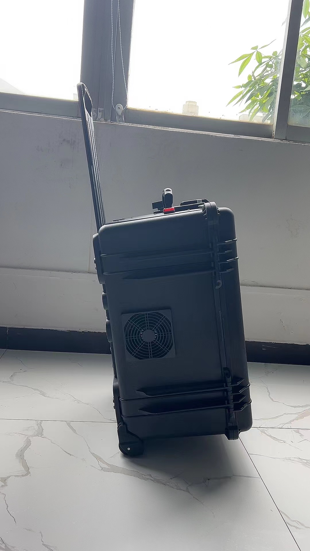 青秀手拉箱型移动通信干扰器